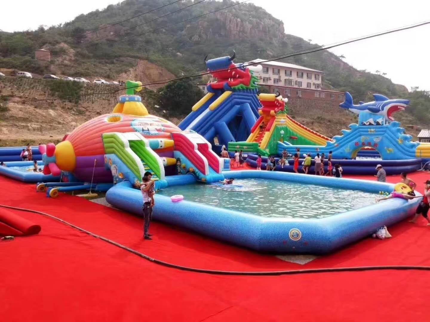 灵山深海潜艇充气水上乐园